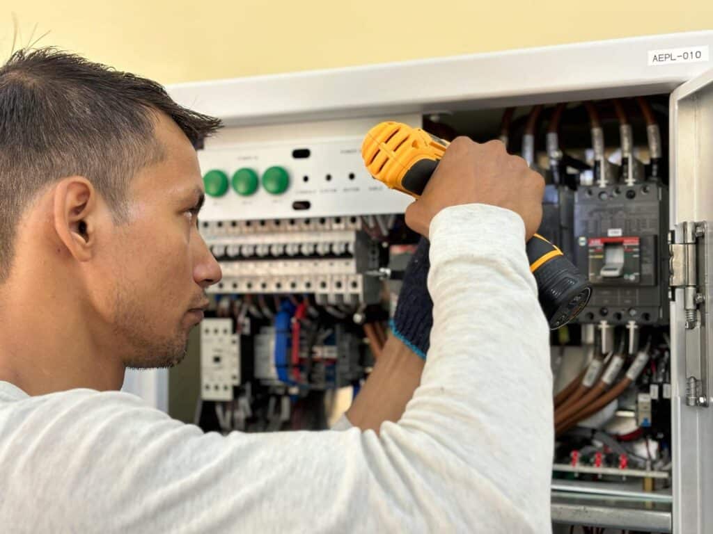 When to Call for Emergency Electrical Support When to Call for Emergency Electrical Support