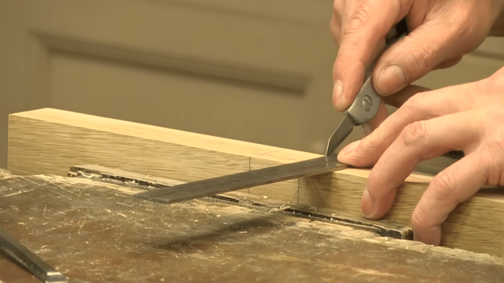 creating knife walls for precision in cutting the mortise and tenon