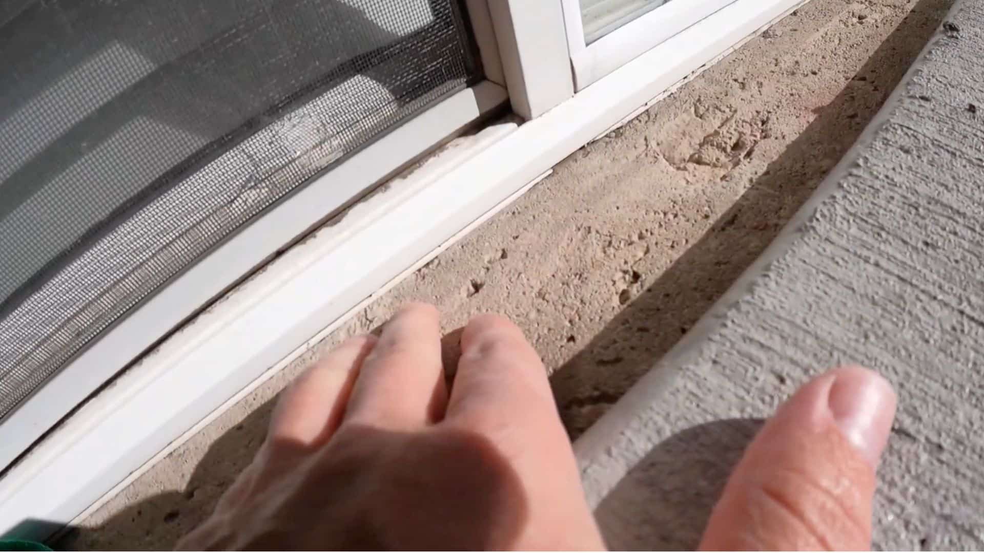 drying window area and selecting weather resistant caulk for strong and long lasting seal