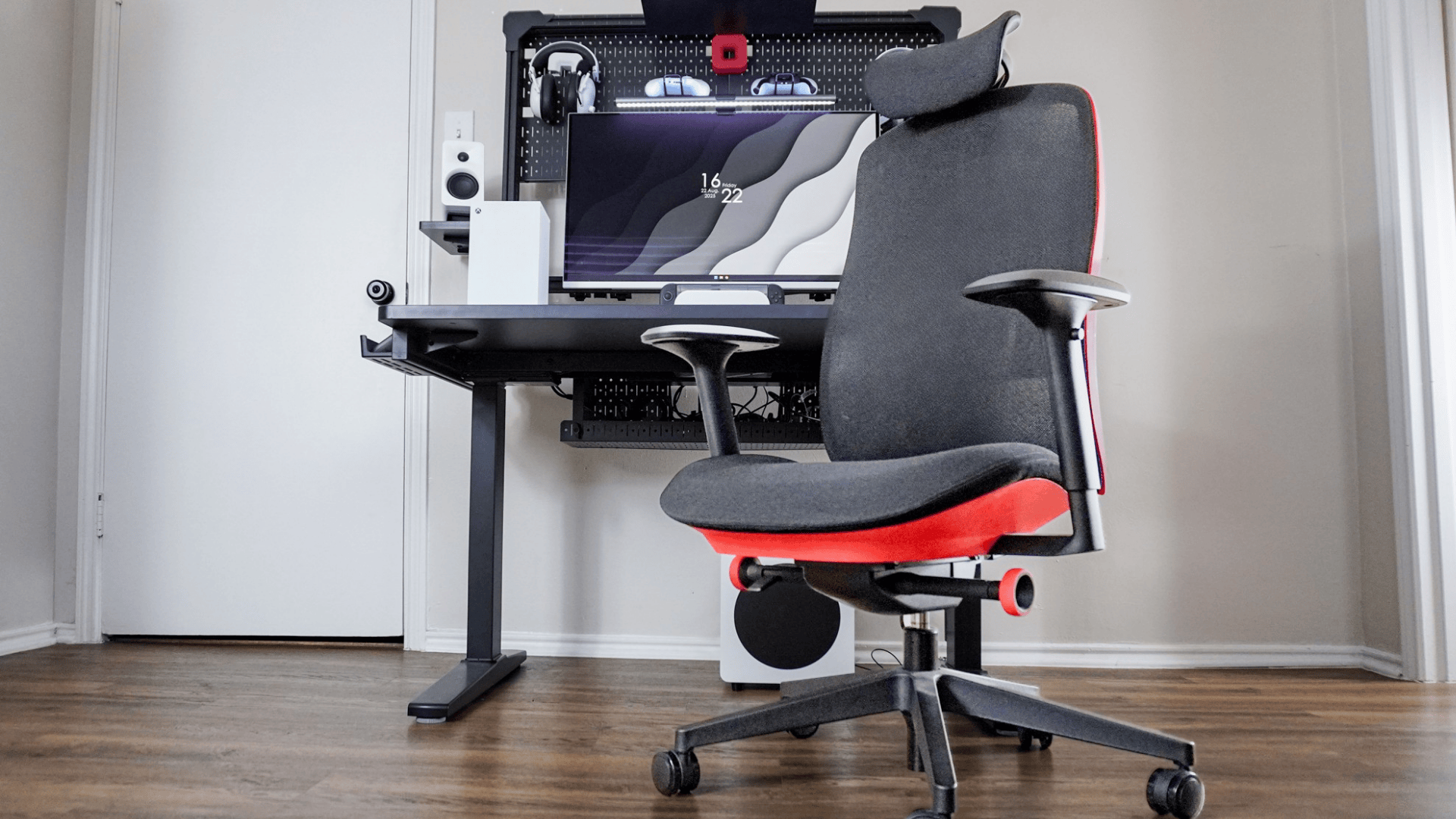 gaming chair with high back headrest arm support and ergonomic design for long comfortable gaming sessions