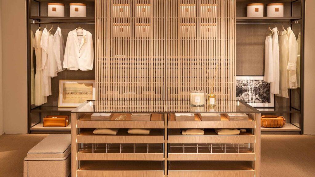 Luxury Wardrobe Design: Why Hardware, Doors, and Finishes Define the Whole Project luxury-wardrobe-design-hardware-doors-finishes-details